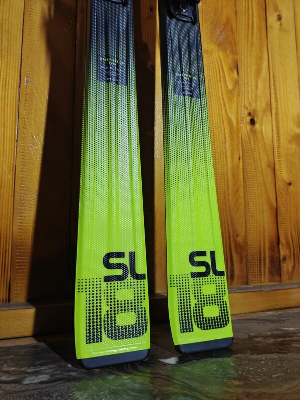 LYŽE VOLKL RACETIGER SL JR 160CM --MODEL 2026--